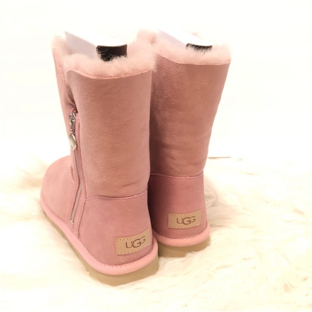 New UGG Bailey Zip Short Boots Shell Seashell Pink - Picture 4 of 9